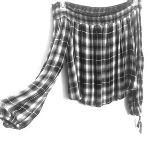 Flannel off-shoulder top fall trend